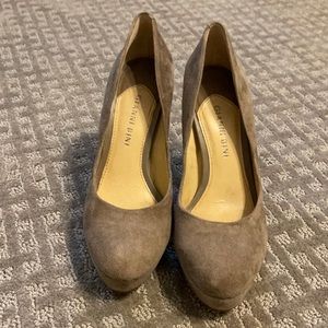 Gianni Bini Tan Suede heels